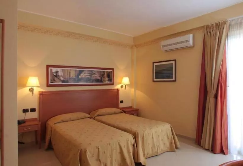 Hotelli Relais Dei Normanni