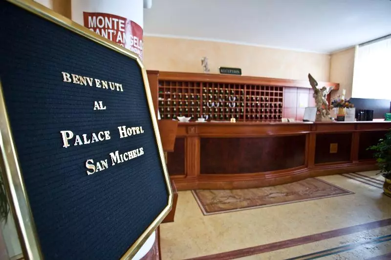 Hotelli Relais Dei Normanni