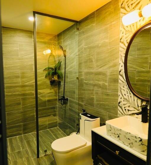 Khách Sạn The One Hotel 1