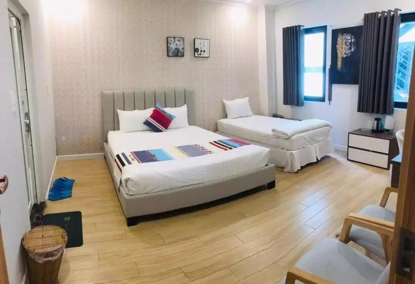 Khách Sạn The One Hotel 1