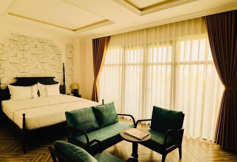 Khách Sạn The One Hotel 1