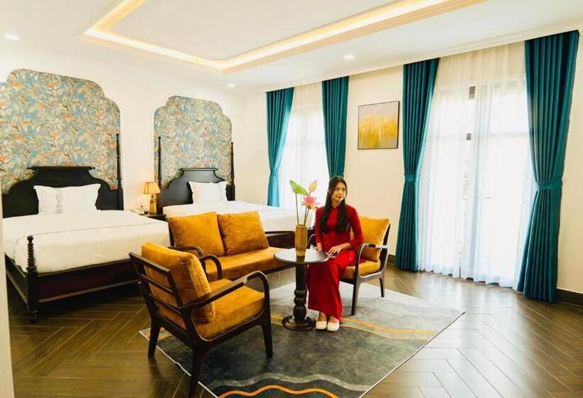 Khách Sạn The One Hotel 1