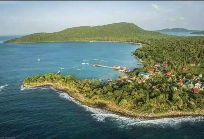 Majatalo Big Head Bungalows