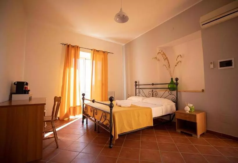 ペンション Omero