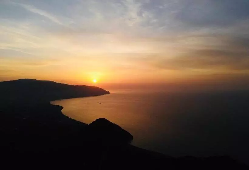 ペンション Omero