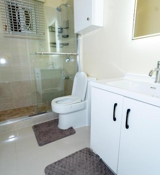 پانسیون Sky View Villas @ Edmund Ridge Estate