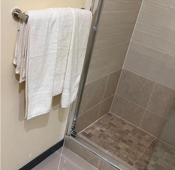 پانسیون Sky View Villas @ Edmund Ridge Estate