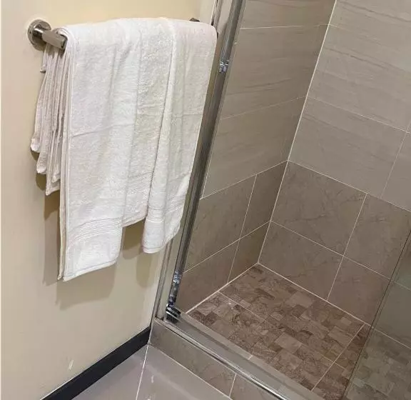 پانسیون Sky View Villas @ Edmund Ridge Estate