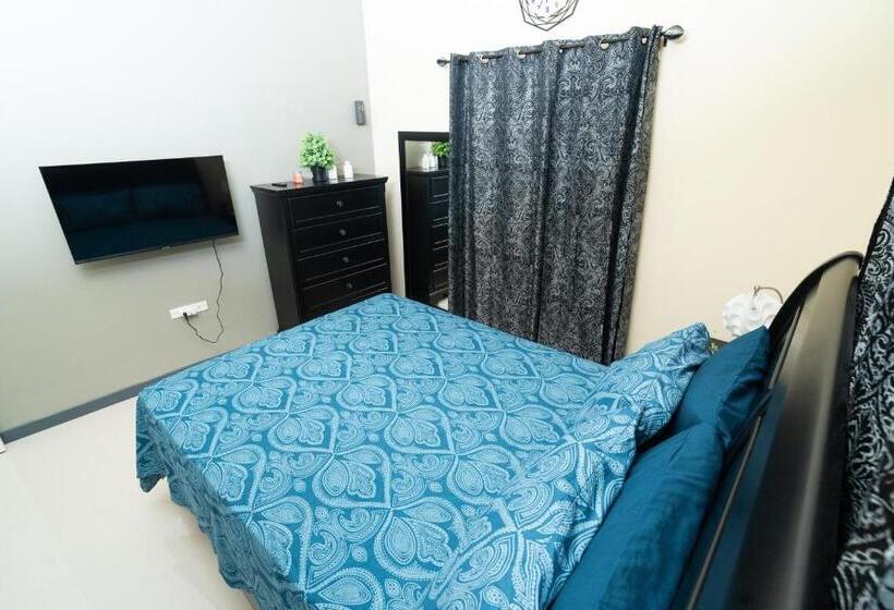 پانسیون Sky View Villas @ Edmund Ridge Estate