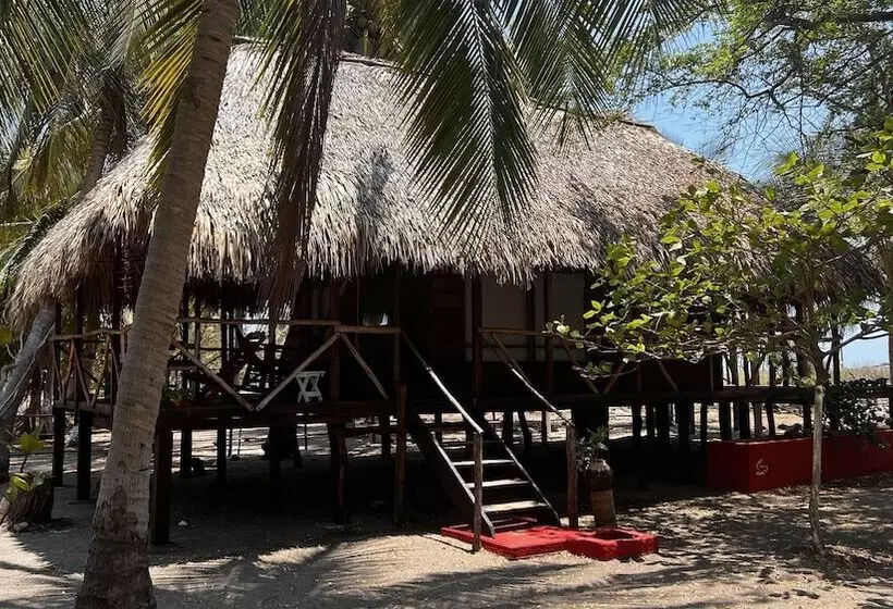 Hotelli Cabañas Casa De Agua