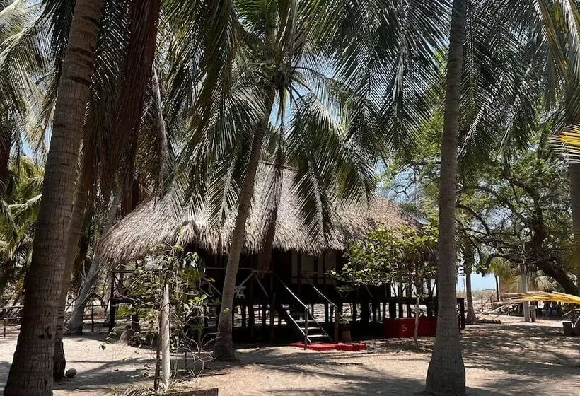 Hotelli Cabañas Casa De Agua