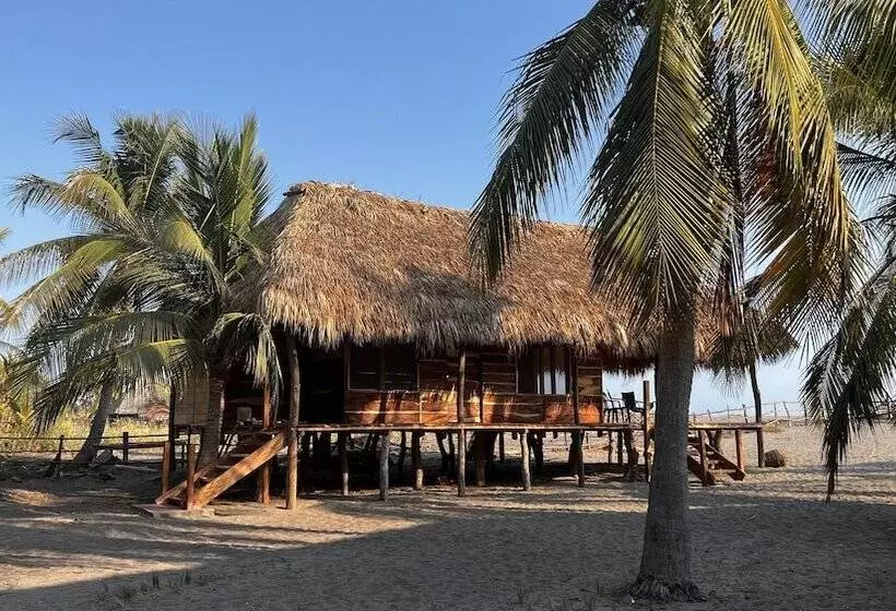 Hotelli Cabañas Casa De Agua