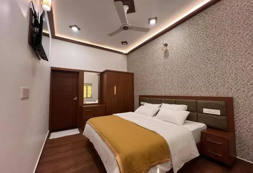 Hotelli Cloudy Court Resort