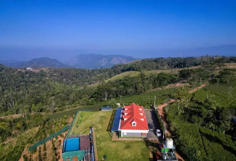 Hotelli Cloudy Court Resort