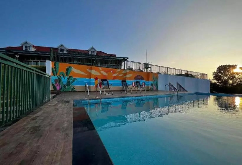 Hotelli Cloudy Court Resort