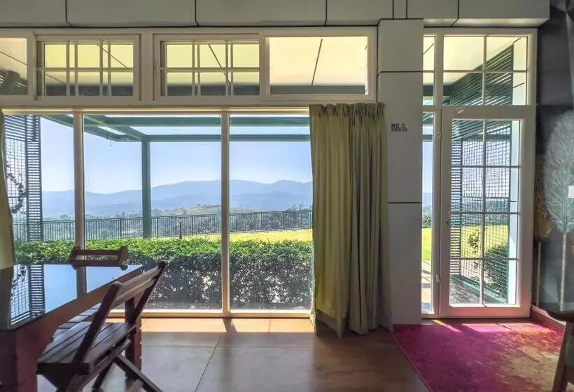 Hotelli Cloudy Court Resort