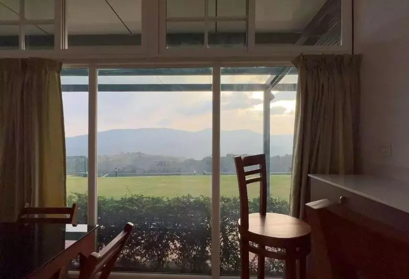 Hotelli Cloudy Court Resort