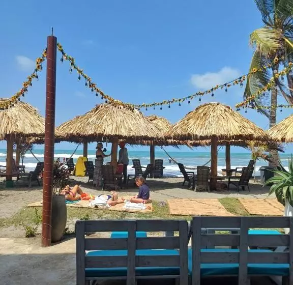 ホテル Moñitos Beach