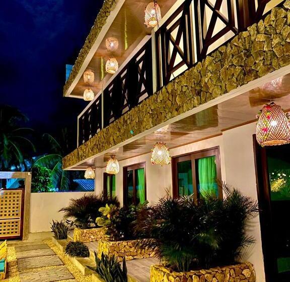 Hotel Moñitos Beach