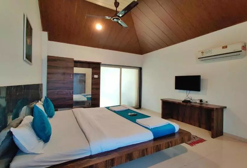 Hotelli Strawberry Land Resort