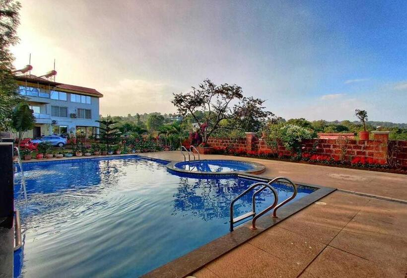 Hotel Strawberry Land Resort