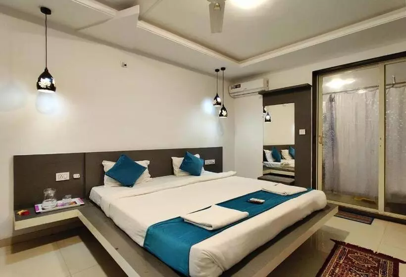 Hotelli Strawberry Land Resort