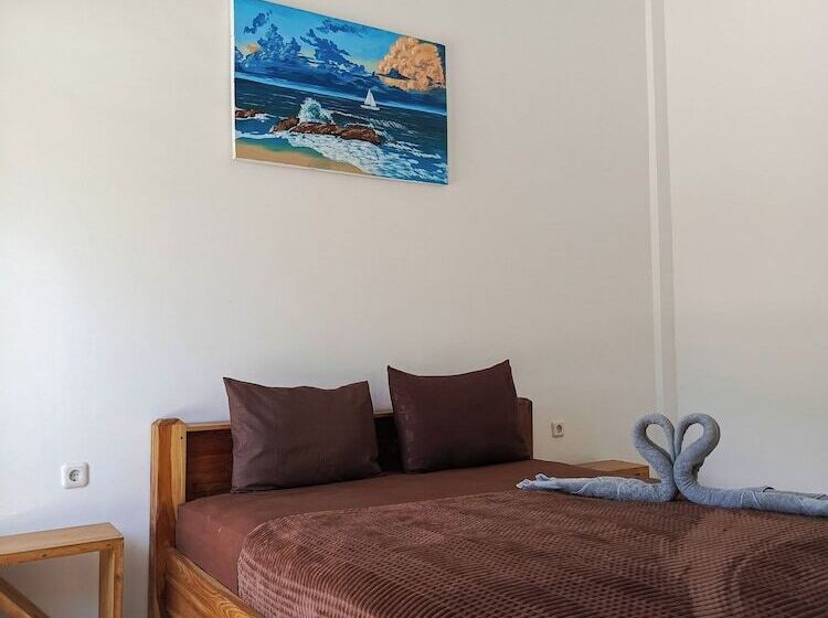 Отель Zavana Rooms