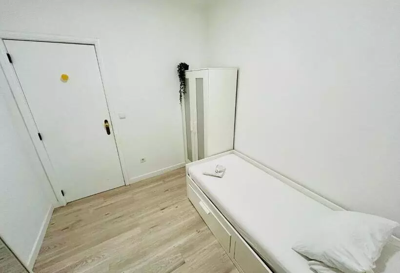 ペンション Better Choice Lisbon