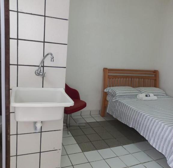 پانسیون Excelentes Quartos Com Banheiros Privativos