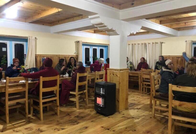 پانسیون Waterfall