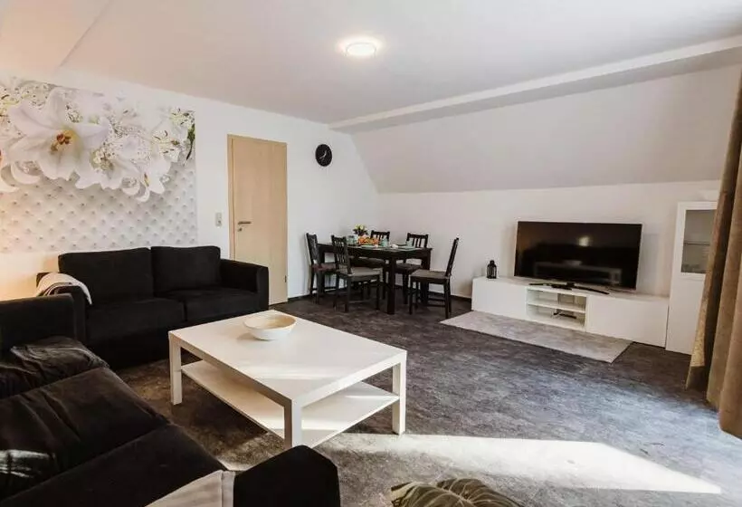 Rebentisch   Hotel Ferienwohnungen Restaurant