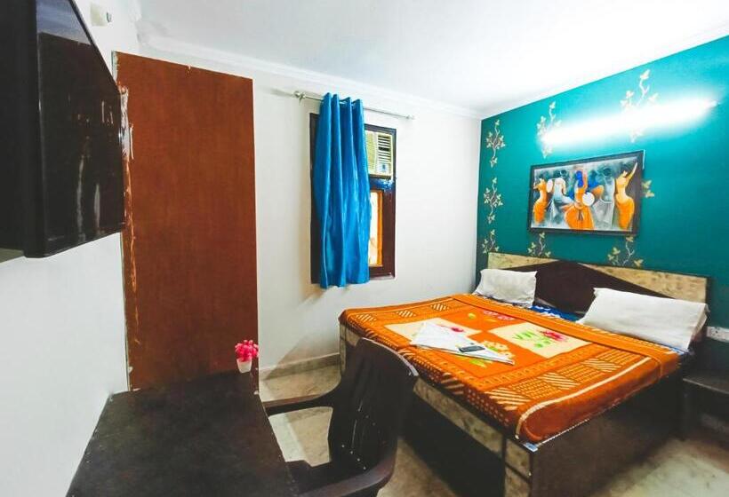 Roomshala 153 Hotel Krishnashrya