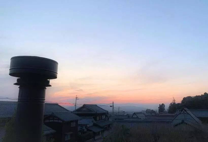 Retkeilymaja Guest House Detarameso