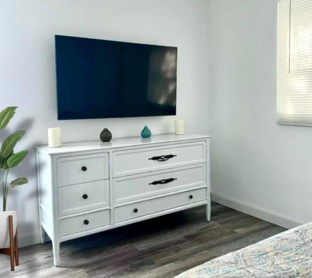 Hostel Luxury Inn In The Heart Of Miami