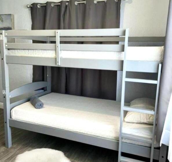 Hostel Luxury Inn In The Heart Of Miami