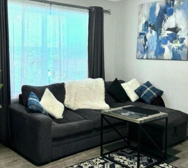 Hostel Luxury Inn In The Heart Of Miami