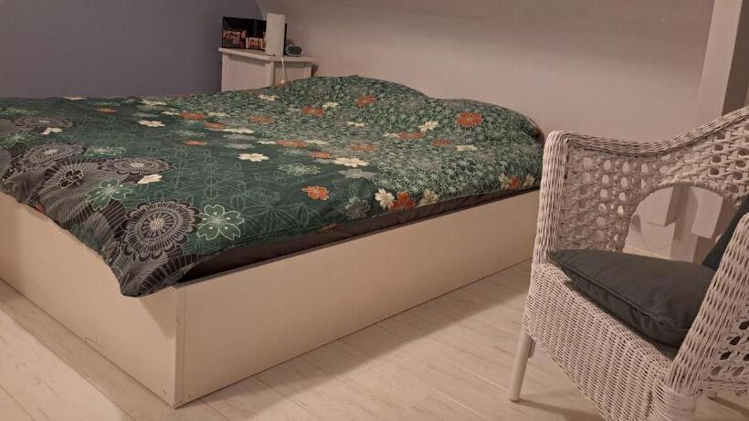 ベッドアンドブレックファースト Chambres Et Piscine à Sword Beach Colleville