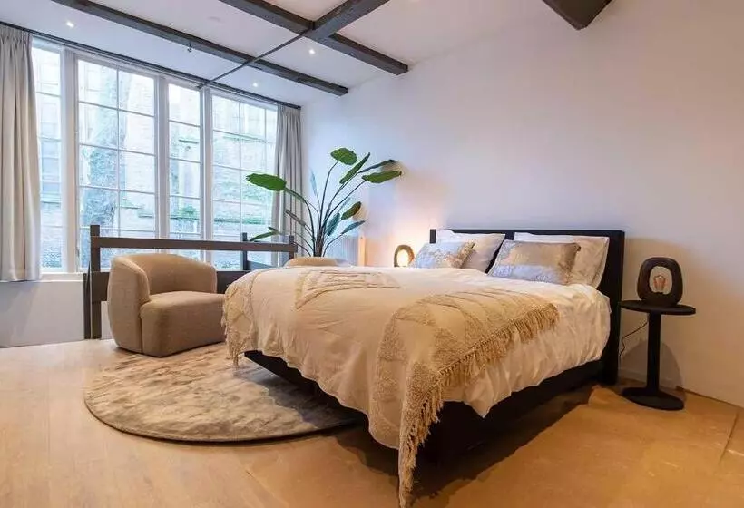 Aamiaismajoitus (B&B) Hofje Van Sint Jan