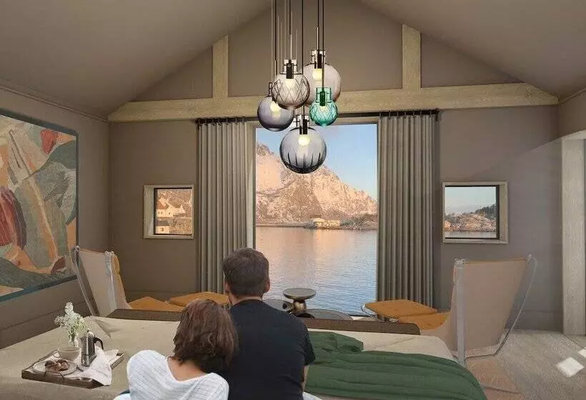 Henningsvær Bryggehotell   By Classic Norway Hotels