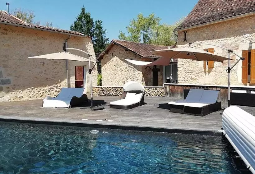 Hotelli ô Délices De La Monnerie