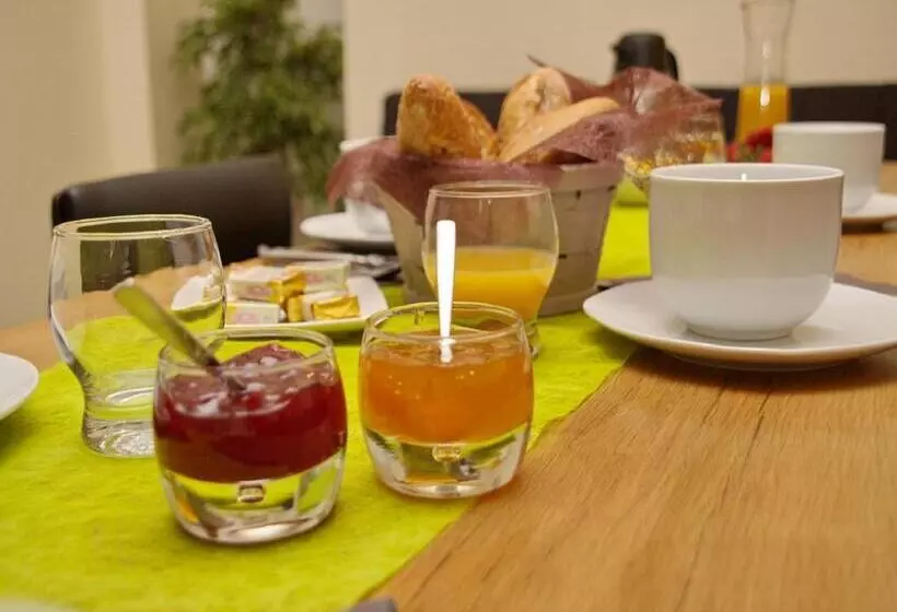 Hotelli ô Délices De La Monnerie