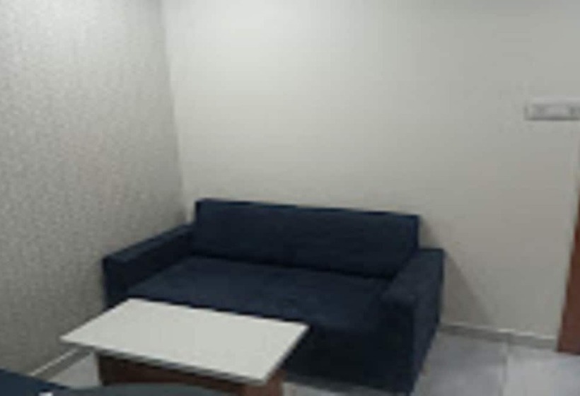 هتل Metro, Vadodara