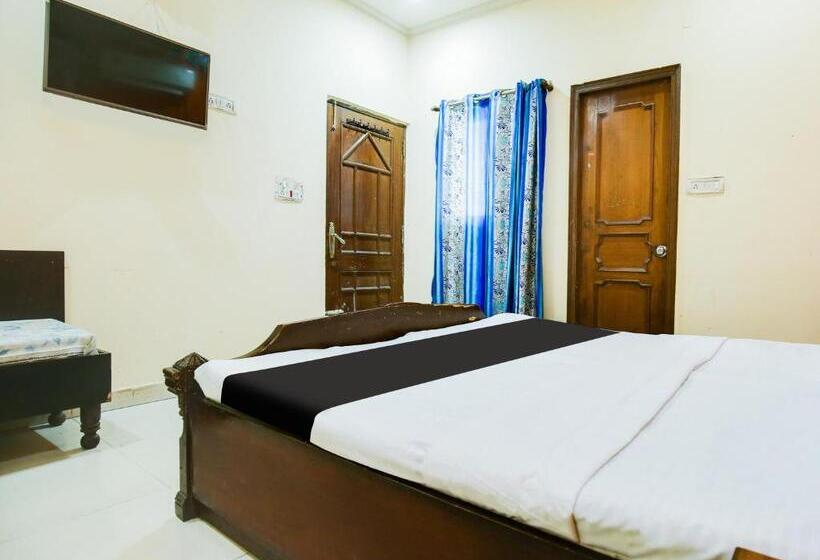 Hotel Midcity Guest House