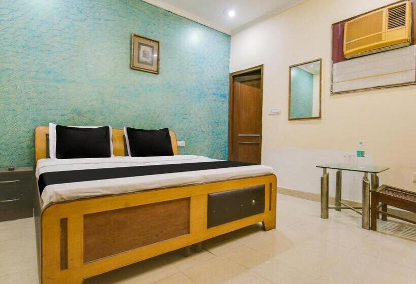 Hotel Midcity Guest House