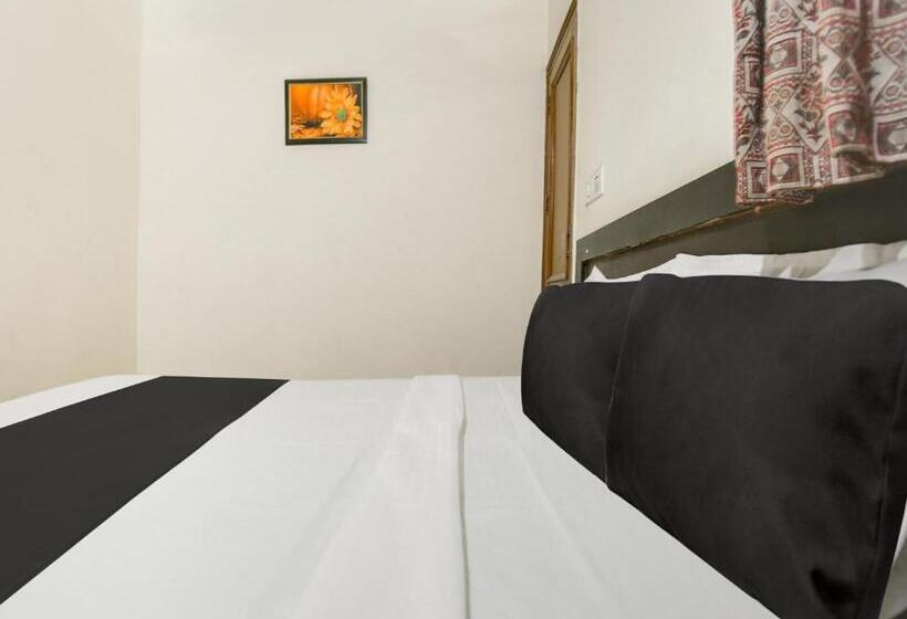 Hotel Midcity Guest House