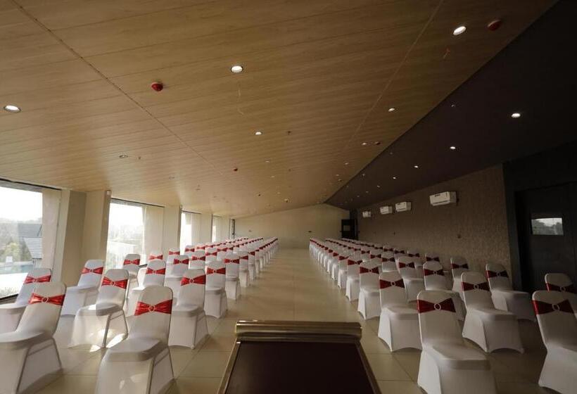 酒店 Vindhyachal Resort