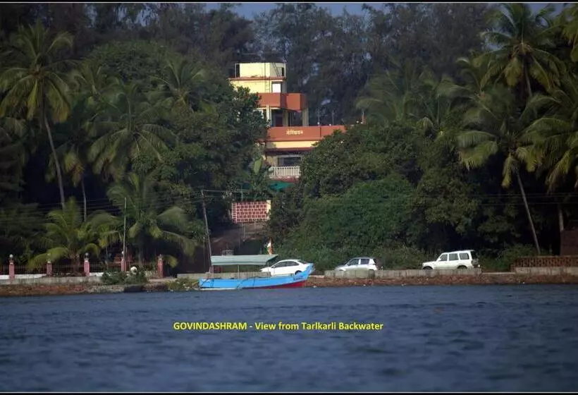 Bed and Breakfast Govindaashram