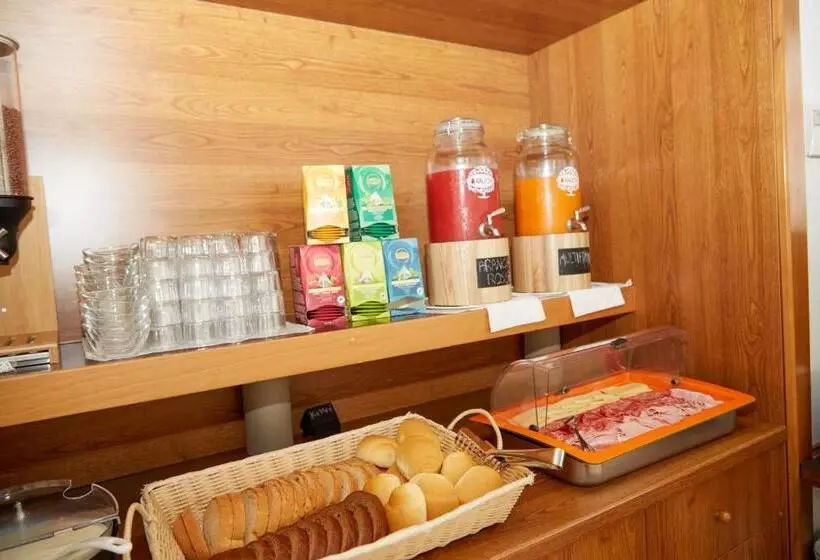 تختخواب و صبحانه Italiacervia Free Breakfast