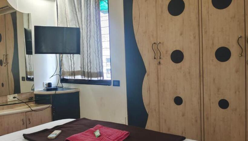 Bed and Breakfast P N A Apartments