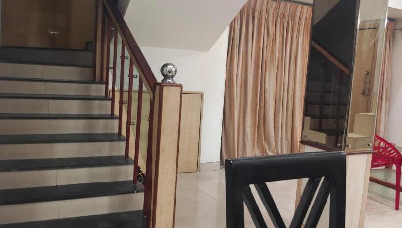 Bed and Breakfast P N A Apartments